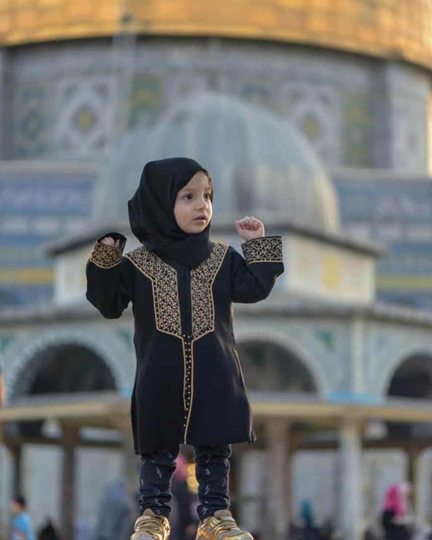 マヘル・ザインさんのインスタグラム写真 - (マヘル・ザインInstagram)「“Here I stand, who will stand with me” 📸: Mahmoud Moutan  #alquds」5月15日 18時05分 - maherzainofficial