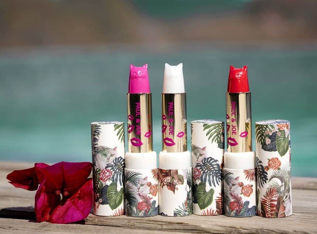 PAUL & JOE BEAUTEさんのインスタグラム写真 - (PAUL & JOE BEAUTEInstagram)「・ These ‘tropicat’ lipsticks are sure to put you in the summer mood. Moisturizing ingredients and a dose of glitter create a plumping effect with just one swipe, making these your perfect summer accessory for the boardwalk, festivals, and everything in between😻💖 ⠀ #paulandjoebeaute #summer #summermakeup #summer #cat #tropicat #catstagram #cats #catofinstagram #lip #lips #Lipstick #lipstick💄 #limited #dance #disco #ポールアンドジョー #限定コスメ #デパコス」5月15日 18時00分 - paulandjoe_beaute