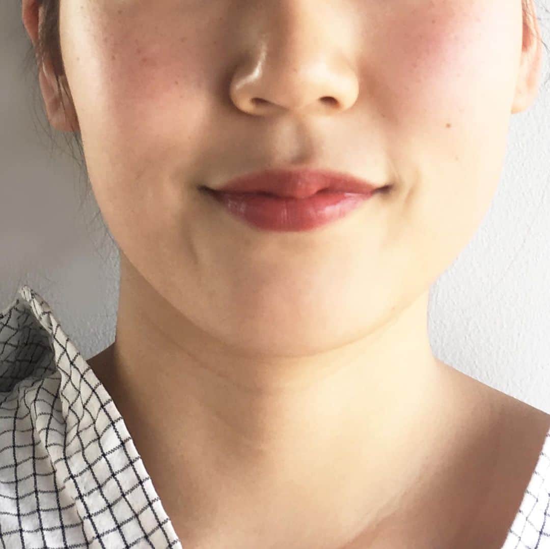 MINE(マイン) Beautyさんのインスタグラム写真 - (MINE(マイン) BeautyInstagram)「みんな大好き「メイベリン」から発売された新作「シャインコンパルジョン ラッカーペン」をご紹介😊🙌その名の通り細身ボディのクリック式ペン型タイプ！ 先が細身なのでラインを取りやすく、とても塗りやすいのが特徴♡ . 赤味もあるのでブラウンリップ初心者さんにもとてもおすすめ。肌色別での印象もご紹介します . 画像２枚目：ヘルシーな小麦肌にも馴染む！ . 画像３枚目：色白さんも赤浮きせずに透明感UP . お気に入りポイント ✔️片手で繰り出せるクリック式ペン型タイプ ✔️ツヤと色持ちの両立、ジェルティント仕様！ ✔️肌色を選ばない、赤味のあるブラウンカラー . #maybelline #cosmetics #minebeauty #favoritemine #コスメ #メイクアップ #ブラウンカラー #ティントリップ #小麦肌 #小麦肌メイク #色白肌 #リップ #lipstick #lip #コスメレビュー #ジェルティント #春リップ #春メイク #コスメ好きさんと繋がりたい #コスメレポ #おすすめコスメ #コスメマニア」5月15日 18時03分 - mine_3mbeauty