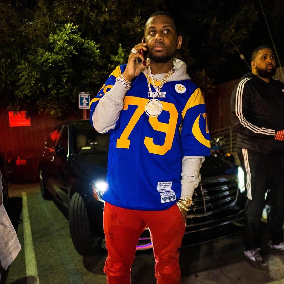 ファボラスのインスタグラム：「I’m from NY where girls don’t say you’re handsome.. they say you look like you talk to madddd bitches 🙄🤦🏾‍♂️[shot by @los_networkingz]  #HYDE #LA」