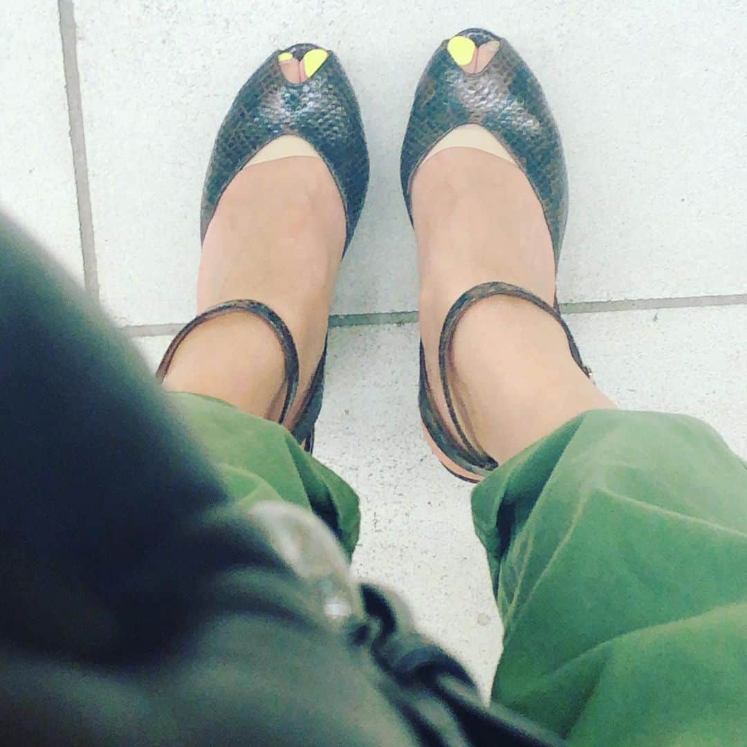 阿部洋子さんのインスタグラム写真 - (阿部洋子Instagram)「👟👞👢👡👠 #今日の靴  #shoes #shoeslover #shoesaddict #shoesoftheday #sotd #ootd」5月15日 18時19分 - hirocoring