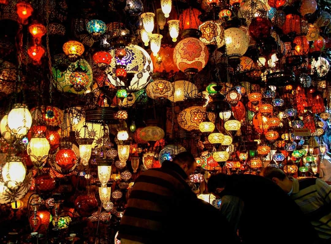 National Geographic Travelさんのインスタグラム写真 - (National Geographic TravelInstagram)「Photo by @acacia.johnson | A sea of colored lamps in Istanbul's Grand Bazaar. One of the oldest covered markets in the world – its construction began in 1455! – the Grand Bazaar now covers some 61 covered streets and around 4,000 shops. For any traveler visiting Istanbul, it is a sensory experience not to be missed. Follow me at @acacia.johnson for more travel adventures from around the world. #turkey #istanbul #grandbazaar」5月15日 18時28分 - natgeotravel