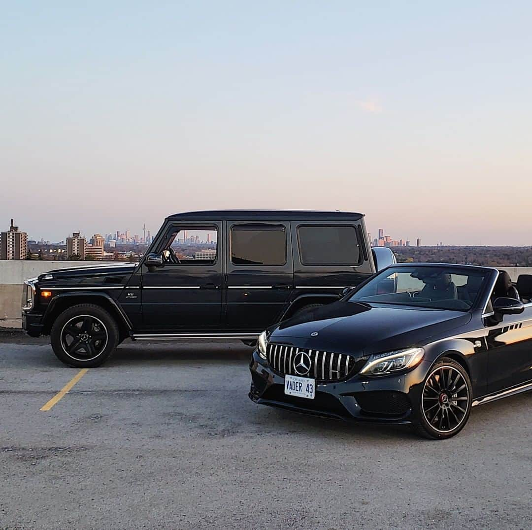 メルセデス・ベンツさんのインスタグラム写真 - (メルセデス・ベンツInstagram)「Just enjoying the view! 🌟 Photo by @vaderklasse with @gordonautospa.  __________ [Mercedes-AMG C 43 4MATIC Cabriolet | Kraftstoffverbrauch kombiniert: 9,8-9,5 l/100 km | CO₂-Emissionen kombiniert: 223-218 g/km | mb4.me/nefz] . #MercedesBenz #MercedesAMG #⭐ #AMG #DrivingPerformance #GClass #CClass #AMGC43 #mbfanphoto #Toronto #automotivedesign #rooftopparty #theviewfromhere #mbcar」5月15日 18時30分 - mercedesbenz