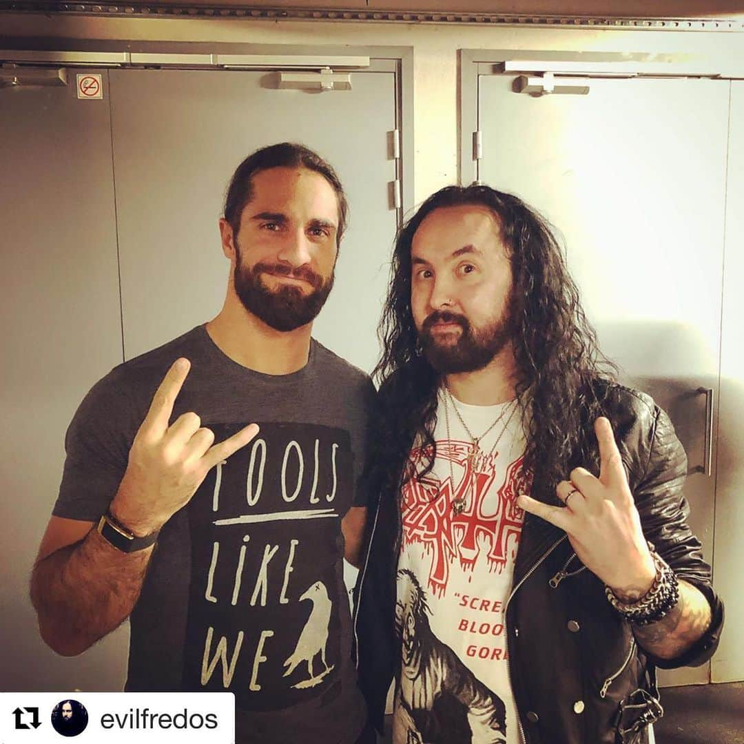 DragonForceさんのインスタグラム写真 - (DragonForceInstagram)「Fred with @wwe 's @wwerollins 🔥and @baroncorbinwwe 🐺 They both love heavy metal. Do YOU love wrestling?  #Repost @evilfredos with @get_repost ・・・ Aaaaawesome @wwe RAW in Paris! Got to meet @wwerollins AND @baroncorbinwwe (separately, before they beat the crap out of each other 😉) and chat a bit about metal and wrestling🤘🏻💪🏻 Mega thanx to @matt_han_ra_han for everything!  #wwe  #baroncorbin  #sethrollins #heavymetal」5月15日 18時33分 - dragonforcehq