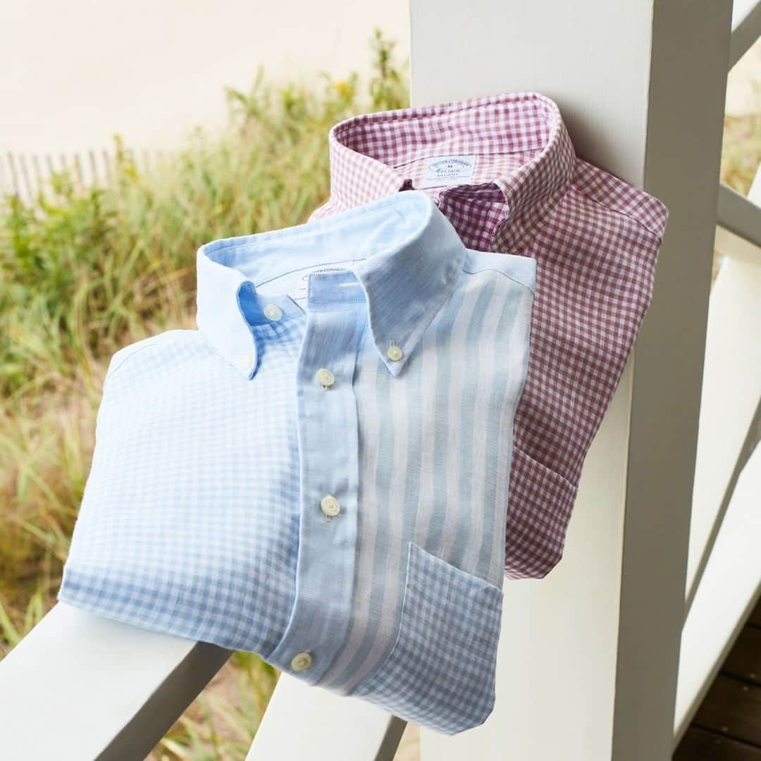 ブルックス ブラザーズさんのインスタグラム写真 - (ブルックス ブラザーズInstagram)「爽やかなアイリッシュリネンのシャツが似合う季節―。 アクセントカラーや、遊び心をくすぐるデザインなどを取り入れるのも楽しいもの。 . #ブルックスブラザーズ #リネン #リネンシャツ #ギンガムチェック #ストライプ」5月15日 18時35分 - brooksbrothersjapan