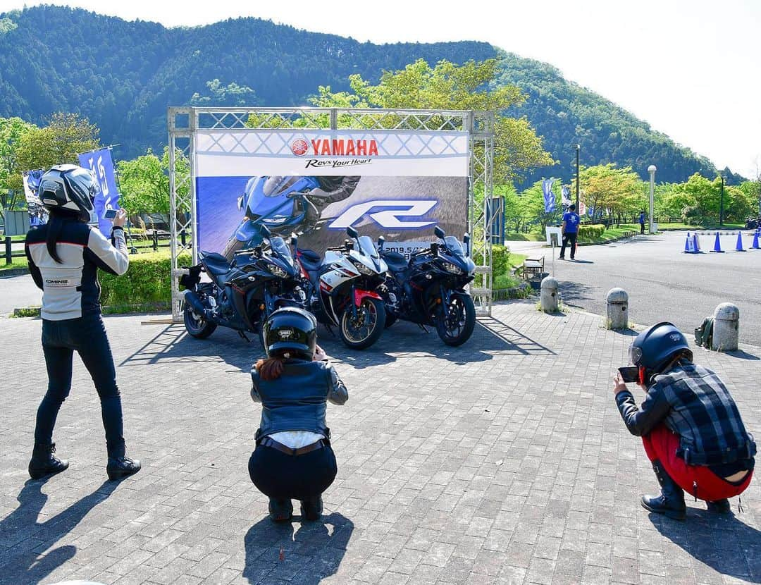 ヤマハ バイクさんのインスタグラム写真 - (ヤマハ バイクInstagram)「「YZF-R3/R25 オーナーズフォトツアー」 #5月11日#京都#日吉ダム#駐車場#開催しました #南丹市  #参加無料 #写真好きな人と繋がりたい #撮る人を撮る #バイク女子 #YZFR25#YZFR3 #オーナーズフォトツアー 次回は #6月1日#静岡#ヤマハコミュニケーションプラザ #ヤマハが好きならどなたでも参加OK #R25を晒す#R3を晒す #japanriders #bike_japan #イケメン #いい顔してるね」5月15日 18時35分 - yamaha_bike