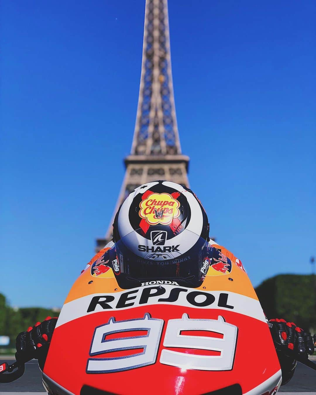 ホルヘ・ロレンソさんのインスタグラム写真 - (ホルヘ・ロレンソInstagram)「Allez allez. #FrenchGP」5月15日 18時44分 - jorgelorenzo99