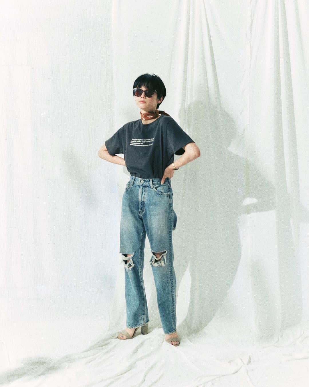 のインスタグラム：「. 【5/17(fri)NEW ARRIVAL】 #バックフォトプリントTee オフホワイト/ブラック ルミネ限定カラー：ベージュ ¥4,320(tax in) . @ungrid_official . #Ungrid #Ungrid_official」