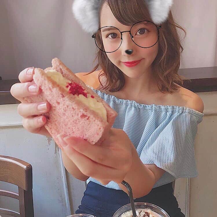 のインスタグラム：「#彼女感﻿ ﻿ 大人気のコアラスタンプ🐨💕﻿ ﻿﻿ #snowcam #snowアプリ #instagood #l4l﻿﻿ #5月 #maymood #コアラ #スノー #お洒落カフェ #カフェ巡り #他撮り #お洒落さんと繋がりたい」