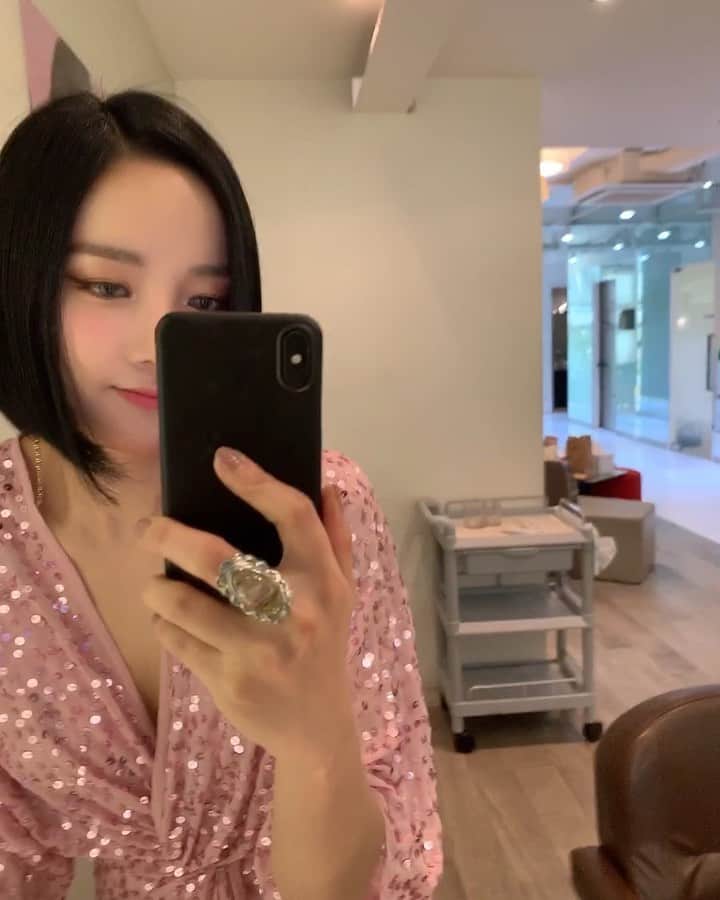 キム・ボヒョンのインスタグラム：「목 풀기 1단계」