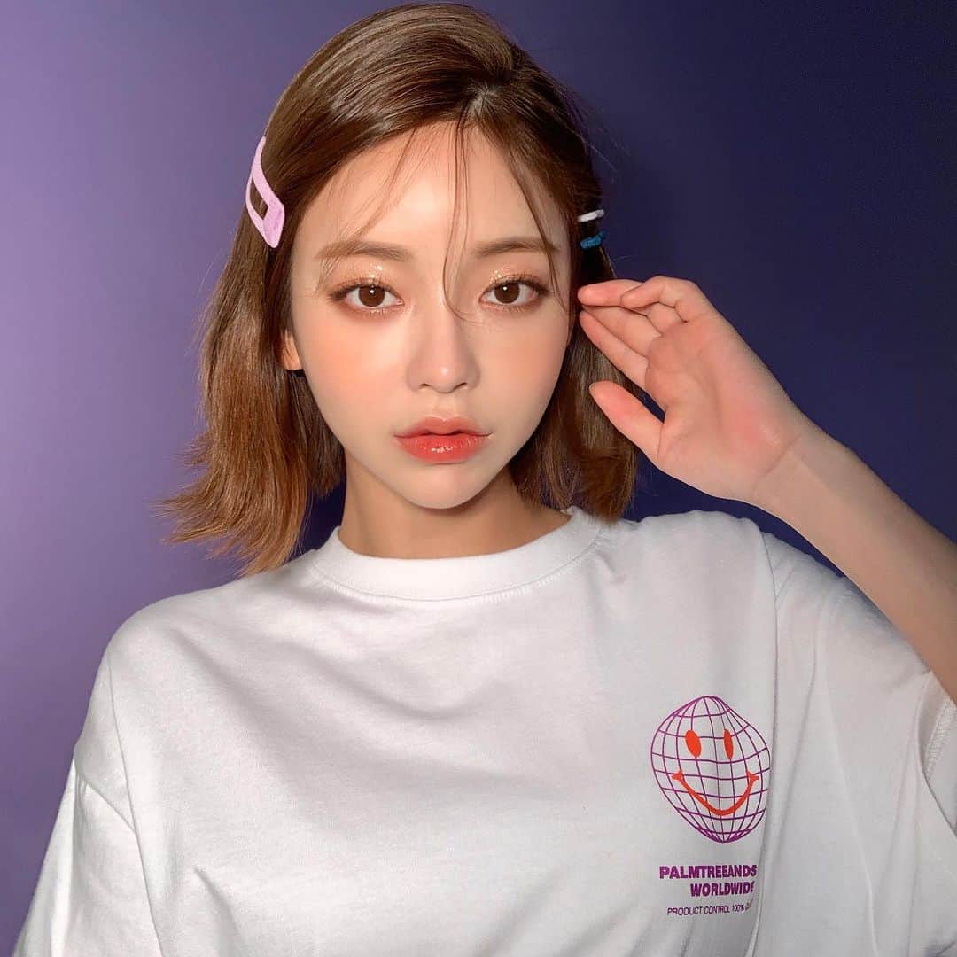 Chuuのインスタグラム：「New! Summer tee⚡️⚡️#chuuseoul 조금만 기다려요오!!!!!🌴🌴」