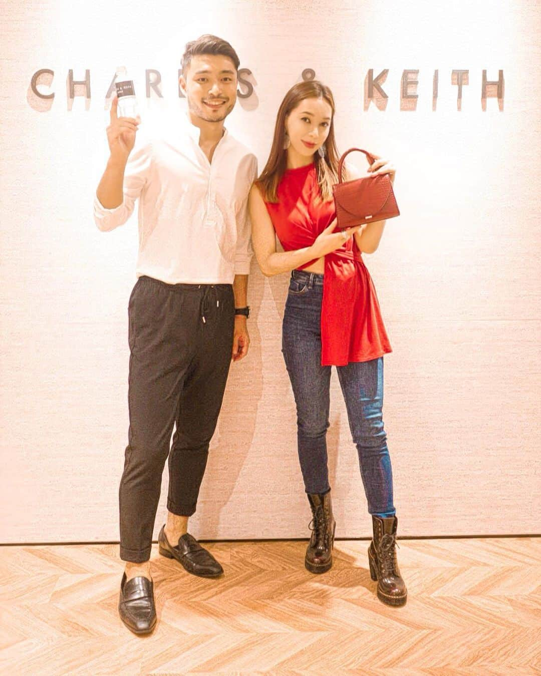 Gabrielaさんのインスタグラム写真 - (GabrielaInstagram)「Charles & Keith Fall 2019展示会 新しいコレクションは古い物事と新しい物事の 両方にインスピレーションを求めてきました！ クラシックとスタイリッシュ感のバランス良い！ 届くの楽しみ💕😍 . . . . #charleskeith #bag #fashion #exhibition #ootd #friend #lookdodia #チャールズアンドキース  #コーデ #バッグ #展示会」5月15日 19時22分 - rkgabriela