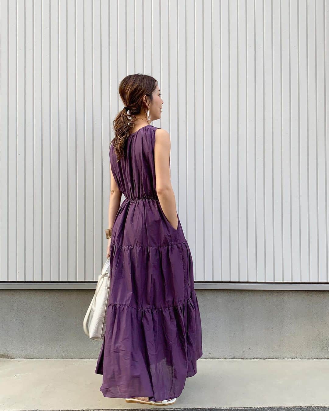 natsumi ♥︎さんのインスタグラム写真 - (natsumi ♥︎Instagram)「2019/05/15 . . 今日は役員の集まり。 急遽推薦委員というのを決める事になったんですが... やな予感。。 . はい、ジャンケンで負けて推薦委員になりました～😂😂 健史くんに運使い過ぎたので、そんな気がしたよ～😂笑 あんだけのチケ運があった後、受け入れるしかありません(笑) 次下の子の時には免除にもなるし、お茶会とやらを楽しみまーす🙋‍♀️←完全自分に言い聞かせ(笑) はぁ〜人見知りとしては本当憂鬱😑 . . いつかのコーデ。 . 肩のギャザーが可愛いAラインのティアードワンピ❤️ 私的に、ワンピはポケット付いているかがとっても大事です✨笑 ティアードだとシワもあまり気にならないし楽でいいですね😊 . #ティアードワンピース @urs_official . .」5月15日 19時28分 - natsu420