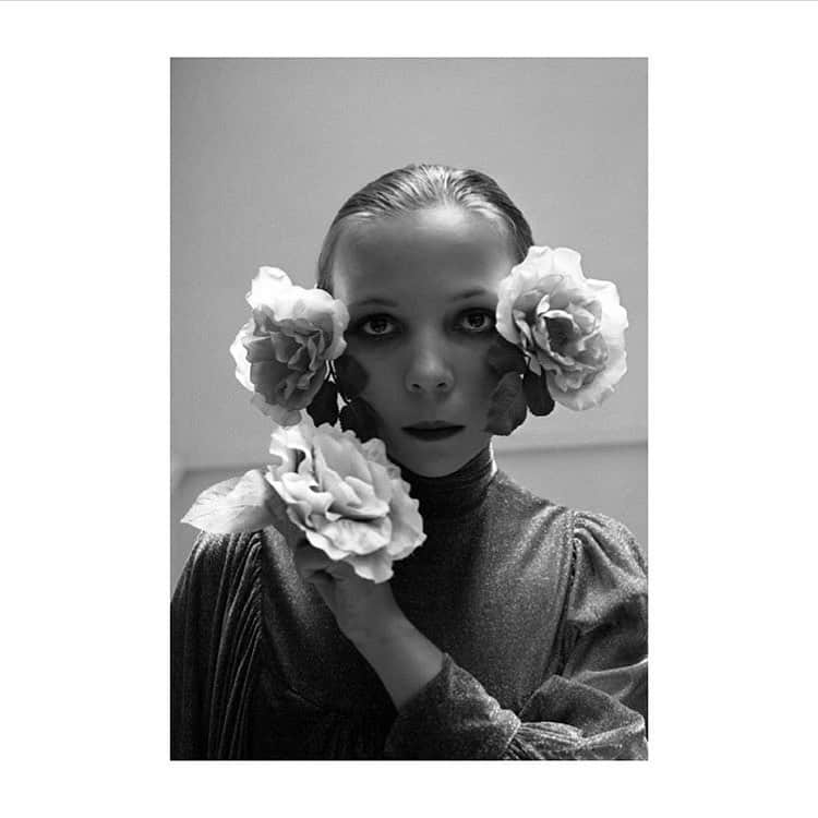 アレクサ・チャンさんのインスタグラム写真 - (アレクサ・チャンInstagram)「Insomnia. Penelope Tree by Cecil Beaton.  RG @lizpughmakeupartist」5月15日 19時58分 - alexachung