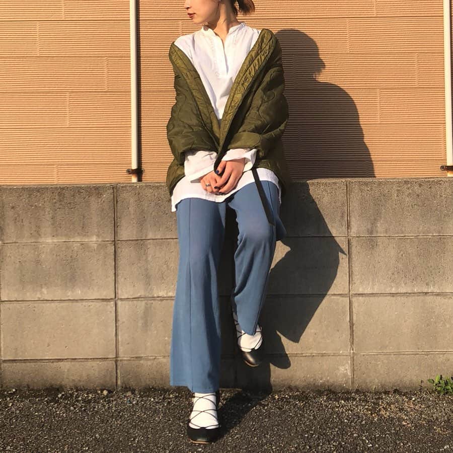 MINELALのインスタグラム：「【New Item!!】 #MINELAL 19Spring/Summer . ＊Center press knit pants . 透け感のある薄手のニットパンツです。 . ゆるっとしたサイズ感ですが、センタープレスがキレイ目に見せてくれる Goodなアイテム。 . 今季は着丈が長めのトップスと合わせるコーディネートがオススメです。 . . MINELAL ONLINEへはプロフィールから☝️」