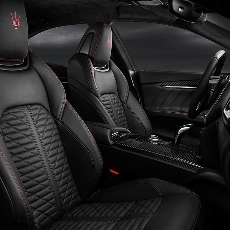 Maserati Japan | マセラティ ジャパンのインスタグラム：「スポーティさと快適性の完璧な融合を実現したギブリ グランスポーツのインテリア。最高級の素材と技術を用いて、マセラティ のレーシングスピリットを具現化しました。 #Maserati #マセラティ  #MaseratiJapan #マセラティジャパン #Ghibli #ギブリ」