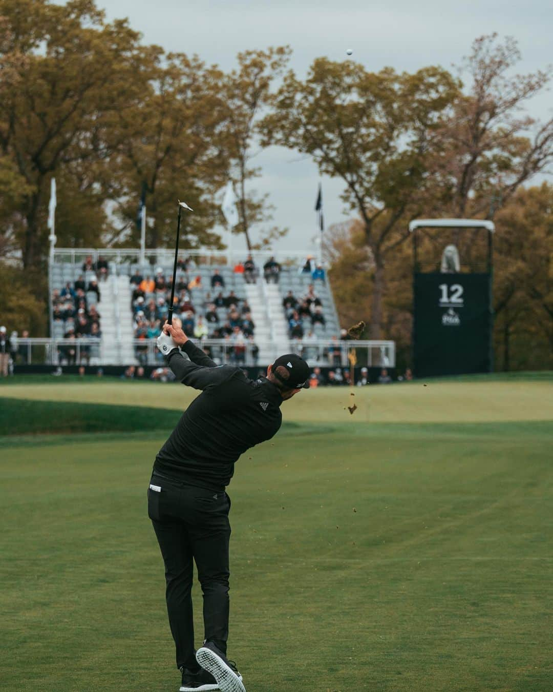 テーラーメイド ゴルフさんのインスタグラム写真 - (テーラーメイド ゴルフInstagram)「Behind the scenes look at @djohnsonpga’s Tuesday practice round at the #PGAChamp. #TeamTaylorMade」5月15日 20時12分 - taylormadegolf