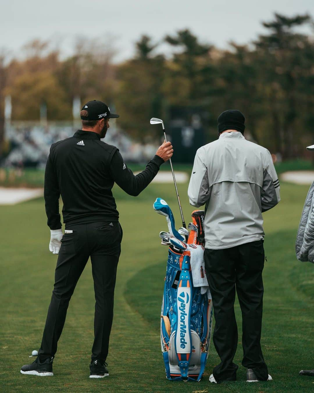 テーラーメイド ゴルフさんのインスタグラム写真 - (テーラーメイド ゴルフInstagram)「Behind the scenes look at @djohnsonpga’s Tuesday practice round at the #PGAChamp. #TeamTaylorMade」5月15日 20時12分 - taylormadegolf