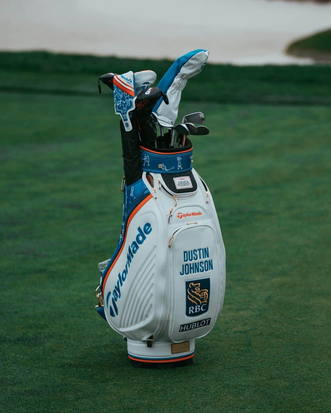 テーラーメイド ゴルフさんのインスタグラム写真 - (テーラーメイド ゴルフInstagram)「Behind the scenes look at @djohnsonpga’s Tuesday practice round at the #PGAChamp. #TeamTaylorMade」5月15日 20時12分 - taylormadegolf