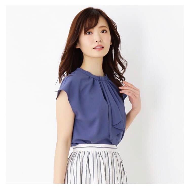 のインスタグラム：「SOUPのお洋服は﻿ どれも絶妙なシルエットの良さ👗💛﻿﻿﻿ ﻿﻿﻿ この時期オフィスで使えるアイテムが﻿ たくさんあります！✨﻿ ﻿﻿ 店頭&WORLD ONLINE STORE を﻿ ﻿﻿ぜひチェックしてみてください😘﻿ ﻿ #WORLDONLINESTORE﻿﻿﻿ #SOUP ﻿﻿ #ワールド #大人可愛い ﻿﻿﻿ #通勤服﻿﻿ #着痩せ #仕事コーデ  #オフィスカジュアル #OL ﻿﻿﻿ #きちんと感 #オン ﻿﻿﻿ #お洒落さんと繋がりたい  #お仕事コーデ #お仕事服  #きれいめ #きれいめコーデ  #365日コーデ #コーデ部  #激やせモデル #太田葉子﻿﻿ #fashion #instafashion ﻿﻿ #ootd #outfit #style ﻿﻿ #stylebook #model ﻿﻿#modeling」