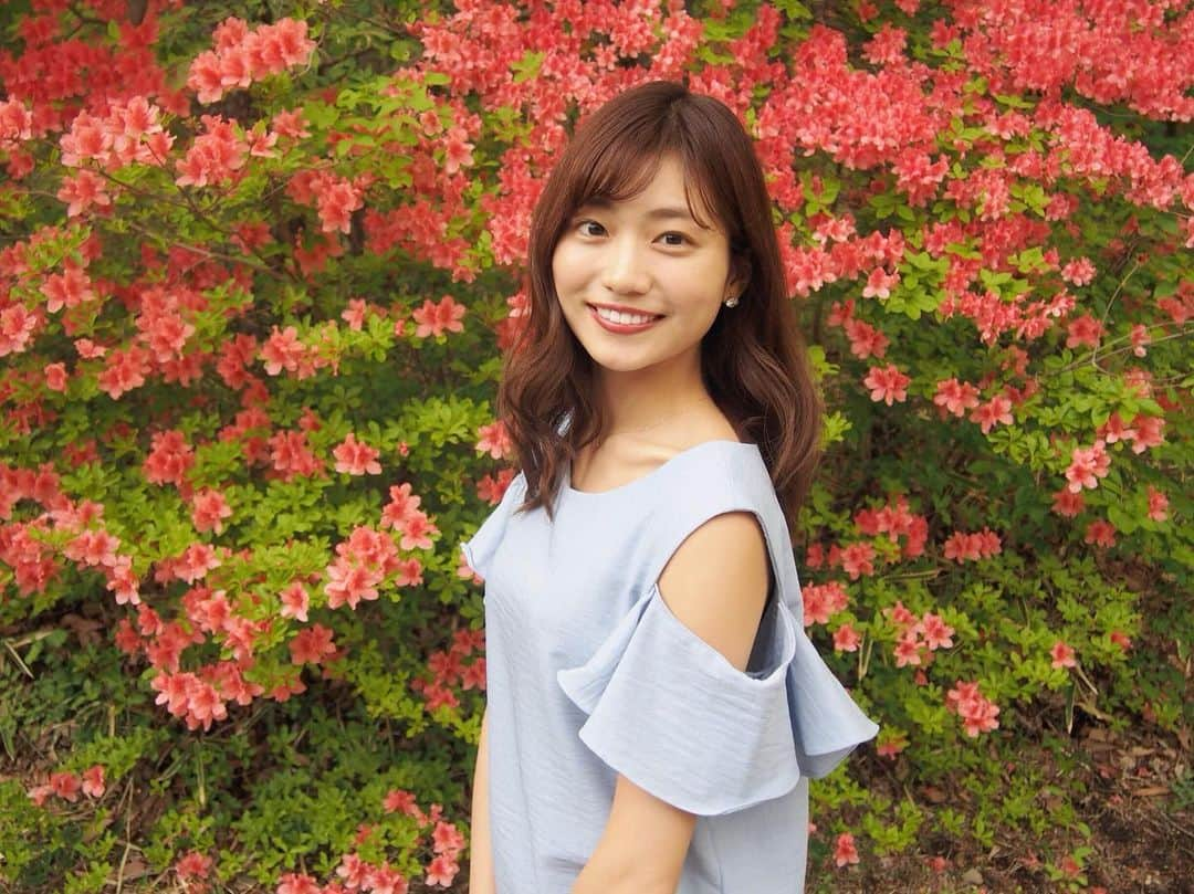 村上奈菜さんのインスタグラム写真 - (村上奈菜Instagram)「おいしい空気🌿🌺 #自然 #ツツジ」5月15日 20時17分 - murakami__nana