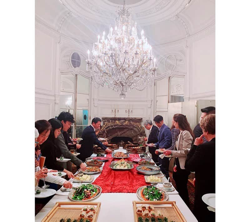 メロディー・モリタさんのインスタグラム写真 - (メロディー・モリタInstagram)「Thank you, Ambassador Kanji Yamanouchi and the Consulate General of Japan in NY for hosting such a wonderful reception party✨ I was honored to be back at the gorgeous Ambassador’s official residence and speaking with everyone who have come together to build the bridge between the US and Japan.🇺🇸🇯🇵 山野内大使が主催してくださった公邸でのレセプションにご招待頂きました。日本とアメリカを繋ぐ多くの皆様と交流させて頂き、日本の素晴らしさに癒され、とても素敵な時間を過ごすことができました😌🎀 #NY #大使公邸 #ニューヨーク日本国総領事館」5月16日 7時16分 - melodeemorita