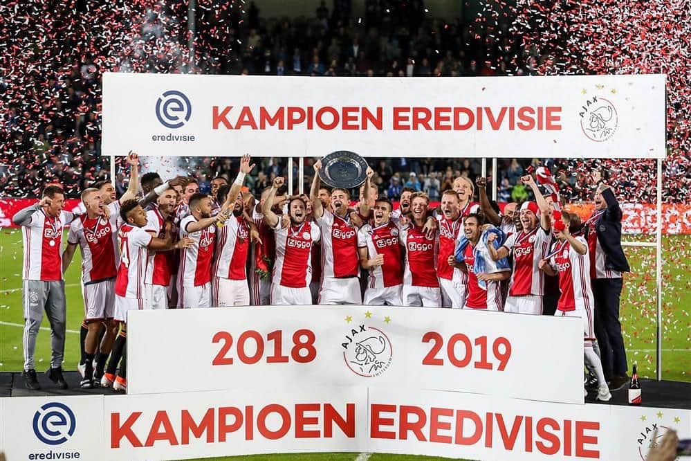 デイリー・ブリントのインスタグラム：「KAMPIOENEN! WIJ ZIJN AJAX!! WIJ ZIJN DE BESTE!!」
