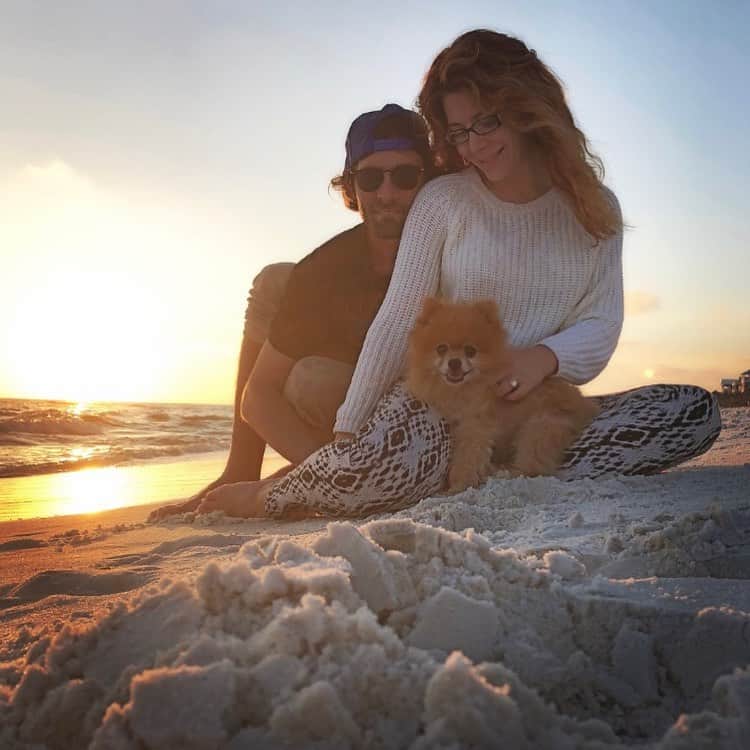 エレナ・サチンのインスタグラム：「Dearest Mischka, Your parents are obsessed with you. Happy birthday my sweet angel boy! I cant believe you’re already 13. We are so lucky ❤️🎂」