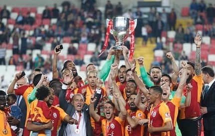 ガラタサライSKさんのインスタグラム写真 - (ガラタサライSKInstagram)「Türkiye'nin Kupası Galatasaray'ın!  #KupaBeyiGalatasaray 🏆」5月16日 6時08分 - galatasaray