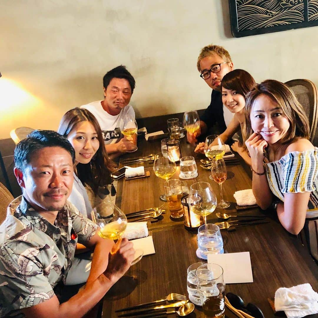 黒田愛美さんのインスタグラム写真 - (黒田愛美Instagram)「Paris Hawaii ❤️ USA TODAY 全米New Restaurant 5位のお店✨ こちらもチームメイトがやってるお店だけど、予約困難の為今回は諦めてたんだけど、なんと友達が抑えてた席が降りてきた😆❣️👼 ハワイでこんなに美味しいフレンチが食べれるなんて💕 #parishawaii #パリスハワイ #honolulutriathlon #ホノトラ #ホノルルトライアスロン2019 #トライアスリート女医 #美容アンチエイジング専門医 #黒田愛美」5月16日 6時15分 - kurodaaimi