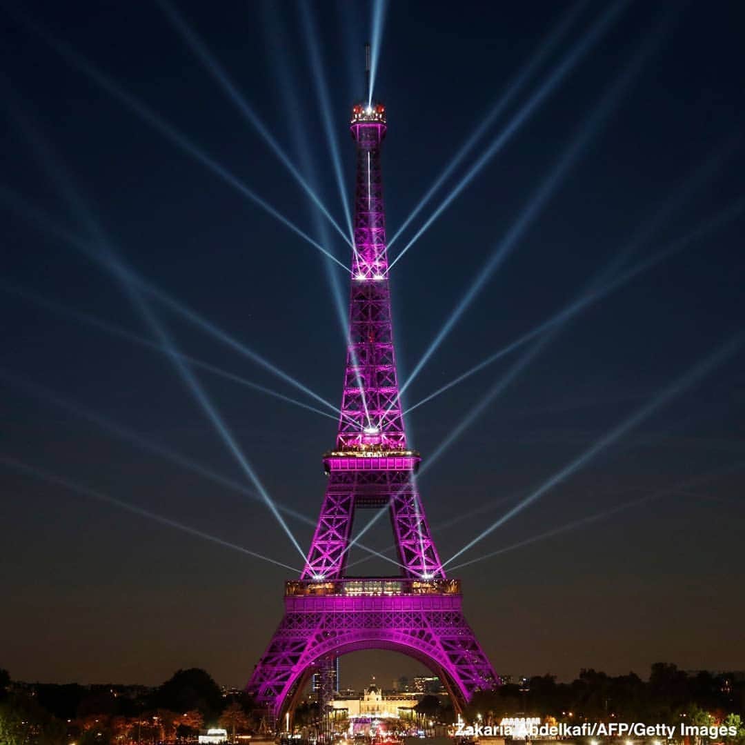 ABC Newsさんのインスタグラム写真 - (ABC NewsInstagram)「Paris celebrates the Eiffel Tower's 130th anniversary with a spectacular light show. #paris #eiffeltower #anniversary #landmark」5月16日 6時29分 - abcnews