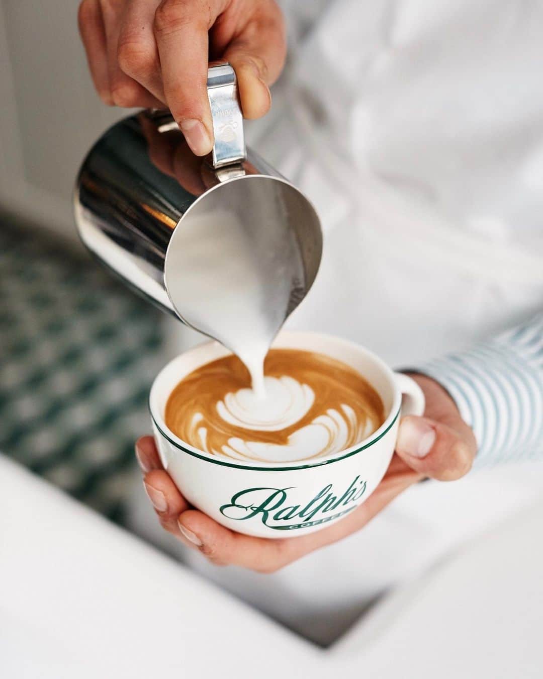 Polo Ralph Laurenさんのインスタグラム写真 - (Polo Ralph LaurenInstagram)「Introducing the new @RalphsCoffee shop in New York City’s Flatiron district. . The shop joins Ralph’s Coffee locations around the world, including Tokyo, Hong Kong, and New York City flagship stores. . Each signature blend—Ralph’s Roast, Decaf, and Espresso—is made from organically grown beans from Central America, South America, and Africa, and is roasted and packaged in Philadelphia by La Colombe. . Visit the shop today at 160 Fifth Avenue in New York City. . #RalphsCoffee #RalphLauren」5月16日 7時03分 - poloralphlauren