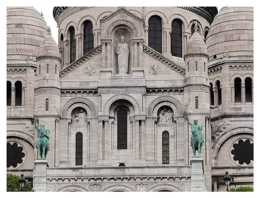 nathparisのインスタグラム：「🇫🇷J’ai testé le #HuaweiP30Pro en mode zoom X10 en temps réel avec 2 autres télephones, vous pouvez voir la différence des détails, il n’y a aucune retouche sur les images. @HuaweiMobileFR #HuaweiP30Pro #RethinkPossible #AD . 🇺🇸I tested the #HuaweiP30Pro in X10 zoom mode in real time with 2 other phones, you can see the difference in detail, there is no retouching on the images. . Photo 1: Huawei P30 Pro - 10x zoom , Photo 2: Iphone XS - 10x zoom , Photo 3: Samsung S10 - 10x zoom, Photo 4: Huawei P30 Pro - 50 x zoom.  See more at: https://consumer.huawei.com/fr/campaign/rewritetherules」