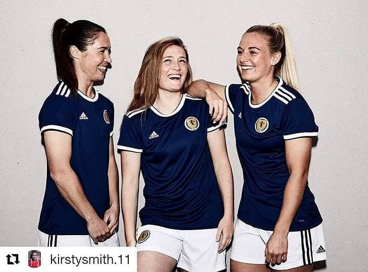 FIFAワールドカップさんのインスタグラム写真 - (FIFAワールドカップInstagram)「@scotlandnationalteam will be one of the four #FIFAWWC debutants in France this summer. This is what it means to be selected. #DareToShine.  #Repost @kirstysmith.11 The biggest smile ever. I can’t put into words how much this means to me, I am extremely honoured to be named in the World Cup squad. I cannot thank everyone enough that has helped me get here. To the incredible staff and my team mates at United thanks for pushing me and bringing out more in me everyday this season. To my family and those that have been with me through it all and know how hard I have worked for this. I would not have got here had it not been for yous. What a year it has been realising my dreams, I’m now going to the WORLD CUP absolute dream come true😭💙🏴󠁧󠁢󠁳󠁣󠁴󠁿」5月15日 22時14分 - fifaworldcup