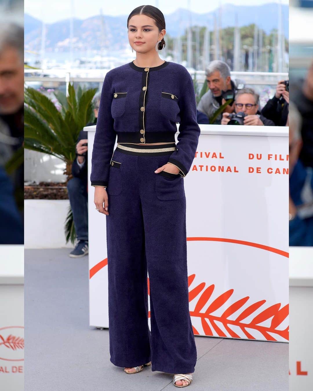 Just Jaredさんのインスタグラム写真 - (Just JaredInstagram)「@selenagomez in @chanelofficial, @chloessevigny in @loewe and Tilda Swinton in @h.a at their @festivaldecannes photo call for @thedeaddontdie! See more on JustJared.com now #SelenaGomez #Cannes2019 #ChloeSevigny #TildaSwinton Photos: @gettyimages」5月15日 22時18分 - justjared