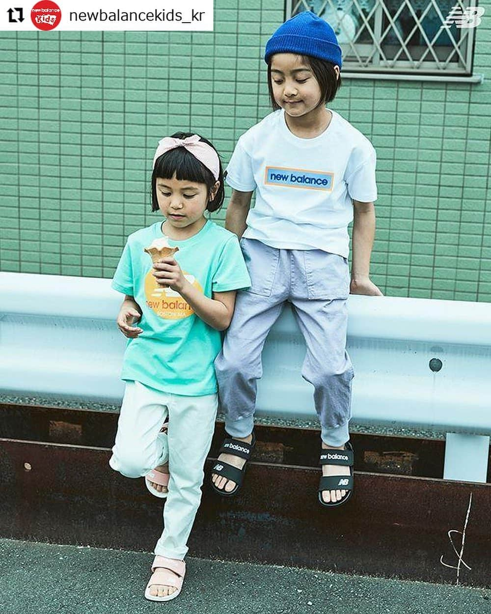 ナカイシミキさんのインスタグラム写真 - (ナカイシミキInstagram)「そんちゃん @newbalancekids_kr  ニューバランス韓国のモデルさせていただいてます👟 ・ 一緒だった皆様 そのに楽しい思い出をありがとうございました🙇‍♂️🙇‍♀️ Thank you for the fun memories. ・ ・ TOKYOのオシャレスポットでの撮影 楽しかったみたいです💓👨‍👦 ・ He enjoyed very much and we appreciate your kindness🙇‍♂️🙇‍♀️ ・ ・ ━･･━･･━･･━･･━･･━･･━ #Repost @newbalancekids_kr ━･･━･･━･･━･･━･･━･･━ ⠀⠀⠀⠀⠀⠀⠀⠀⠀⠀⠀⠀⠀⠀⠀⠀ #Newbalancekids_FLX_C샌들 - 클래식한 디자인에 아메카지 감성을 얹은 #FLX_C샌들 ⠀⠀⠀⠀⠀⠀⠀⠀⠀⠀⠀⠀⠀⠀⠀⠀ 빈티지한 감성브라운 화사한 아이보리 댄디한 블랙 으로  깔끔한 룩을 완성할 수 있는 PREMIUM  #뉴발란스키즈샌들 ⠀⠀⠀⠀⠀⠀⠀⠀⠀⠀⠀⠀⠀⠀⠀⠀ ⠀⠀⠀⠀⠀⠀⠀⠀⠀⠀⠀⠀⠀⠀⠀⠀ #newbalancekids #kidsfashion #kids_style #sandal #FLXC샌들 #뉴발란스키즈 #뉴발키즈  #키즈패션 #키즈샌들 #신발스타그램 #아기샌들 #아메카지 #ニューバランス #韓国 #キッズコーデ #男の子 #サンダル #スニーカー #東京 #TOKYO #TOKIO #撮影 #newbalance #3兄弟 #3boys」5月15日 22時25分 - mikivicious