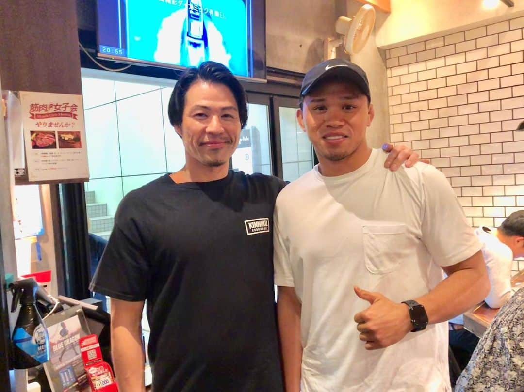 合谷和弘さんのインスタグラム写真 - (合谷和弘Instagram)「今日の1日  リハビリ ↓  NIKEエンプロイ ↓ 筋肉食堂 六本木店♪ --------------------------- リハビリいい感じ♪ ずっと固定してたからやること増えると嬉しい😭  NIKE様いつもサポートありがとうございます♪ たいしの弟ちゃんと仕事してたw  久々の筋肉食堂 久々の @shunpei0807 さん  男前なうえにすごく優しい😭 最近テレビに引っ張りだこ✨  サービスまでしてくれてありがとうございます☆  @kinnikushokudo #筋肉食堂 , また食べにきますね☆♪ . #kubotaspears #クボタスピアーズ #セブンズ日本代表 #nike #nikeathlete #nikeairmax  #avex #avexmanagement  #サンクロレラ #sunchlorella  #ドットコミュ  #合谷和弘 #Kevin #ケビン #kevin58 #kazuhirogoya #rugby #topleague #ドローンパイロット #ドローン操縦士」5月15日 22時36分 - kazuhiro_goya