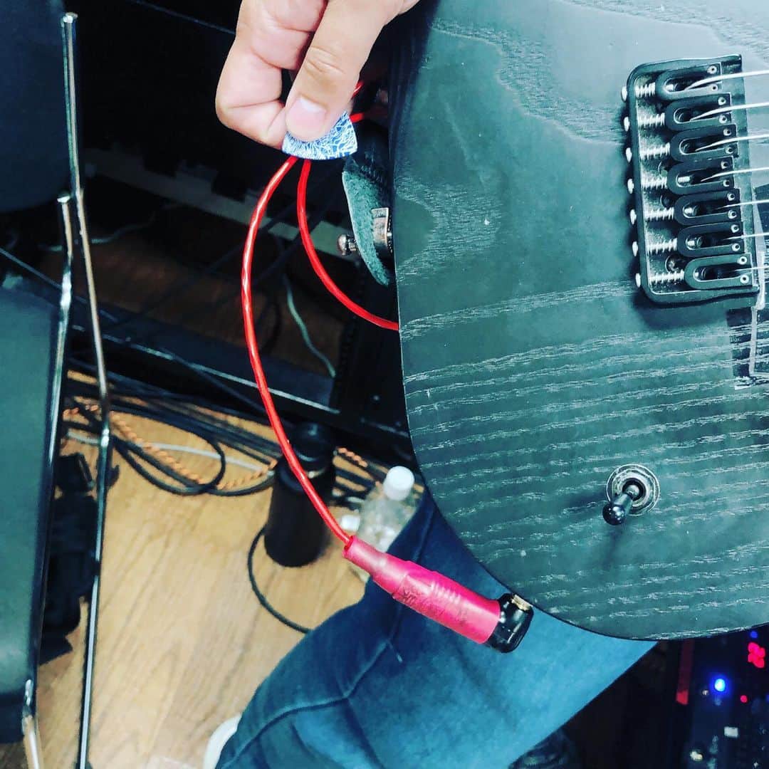 ミヤ さんのインスタグラム写真 - (ミヤ Instagram)「ギターワイアレス用ケーブル試作。良い感じです。 #矢口渡邉電線」5月15日 22時33分 - miyaguchi