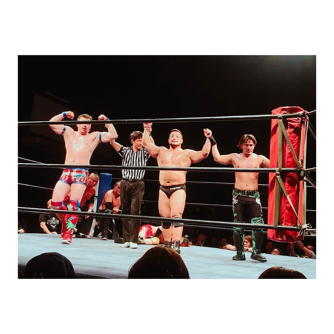 根本羽衣さんのインスタグラム写真 - (根本羽衣Instagram)「くるみちゃんと久しぶりにプロレス観戦へ行けて最高に嬉しかった！！ やっぱり熱くて楽しい😊🔥 全日本プロレスも行きたいな。  #プロレスリングカメラ #ランズエンド #若鷹ジェット信介 選手 #崔領二 選手 #大日本プロレス #関本大介 選手 #元全日本プロレス応援大使 #限界の先へ」5月15日 22時34分 - ts_uichan1002