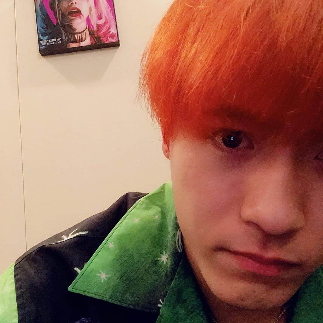 中務裕太さんのインスタグラム写真 - (中務裕太Instagram)「New color🙋‍♂️🍊✨ オレンジ色👽 #2年ぶりぐらいの #カラーチェンジ #なんか恥ずかしい #もう夏やし #派手でいいですよね⁉️ #この色で #皆さんに会えるの #楽しみにしてます #🍊👽🍊」5月15日 22時34分 - yuta_nakatsuka_official