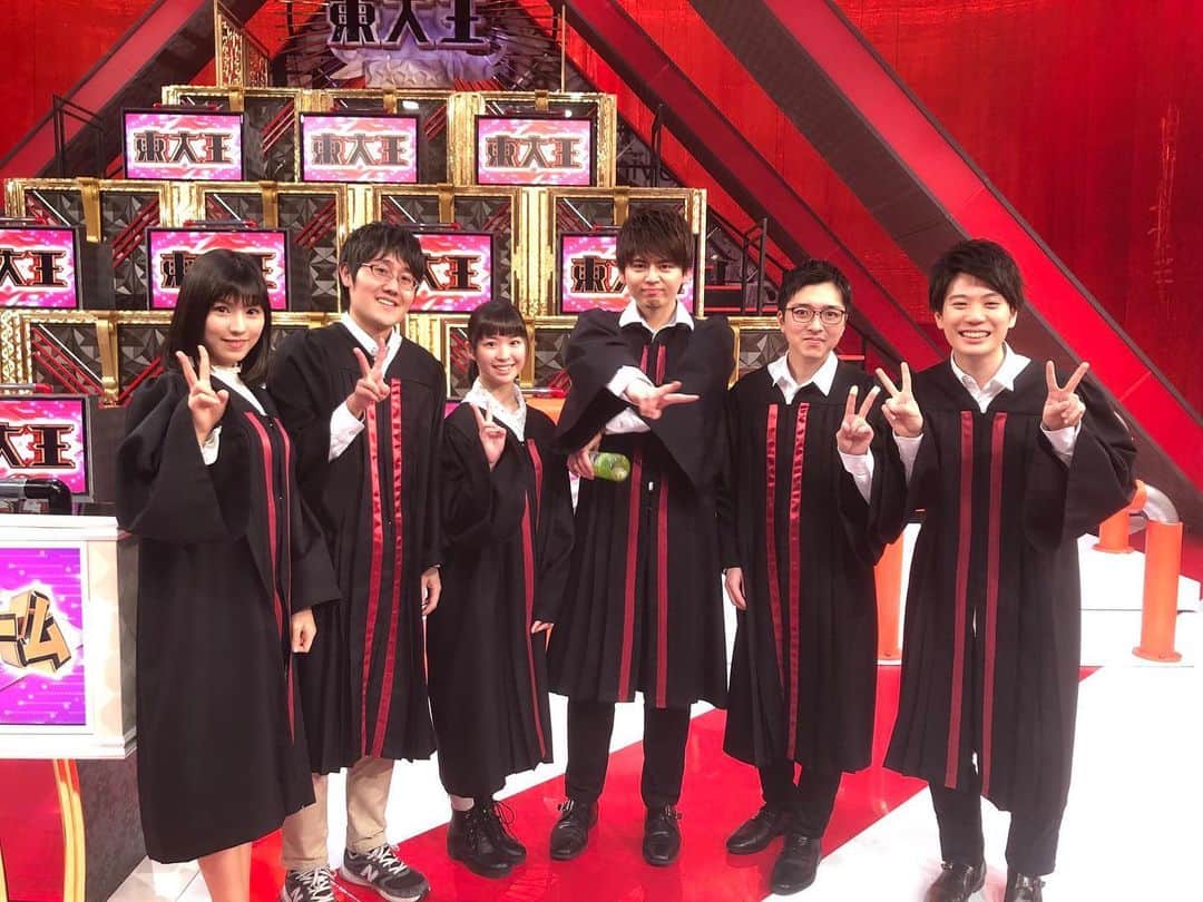 砂川信哉のインスタグラム：「2連勝〜。スタジオのあんなとこやこんなとこの写真、ネタが切れてきた。 #東大王」