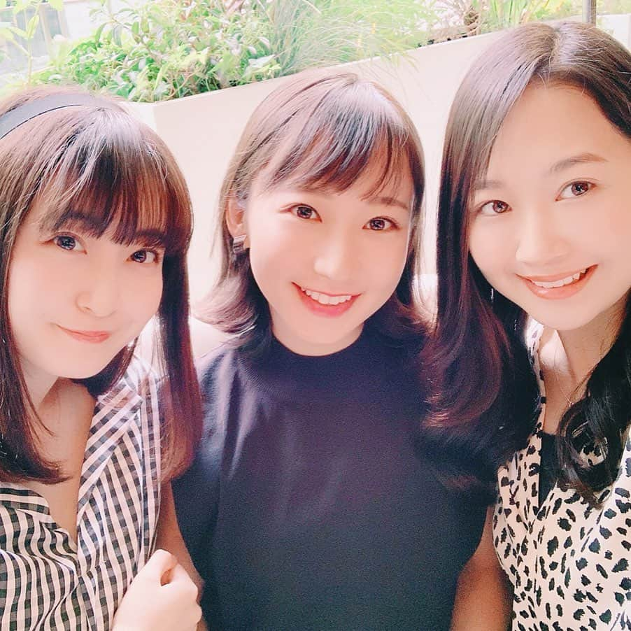 住吉史衣さんのインスタグラム写真 - (住吉史衣Instagram)「. . 久しぶりにこの２人と逢いました😆💓 恵比寿「MADISON NEW YORK KITCHEN」 どれも美味しくて、ステーキのお肉も柔らかくて、半テラスみたいなお席で外の風を感じながらお食事できたのが気持ちよかったなぁ〜😚😚💐 ケーキまでいただいちゃって💕ありがとう😌✨✨ . . #恵比寿 #madisonnewyorkkitchen  #恵比寿ランチ #恵比寿カフェ #恵比寿グルメ  #ふーみん食べ歩き #食べ歩き #カフェ #一休み  #ステーキ #ハンバーグ #ベーコンエッグ #ケーキ  #ランチ #お昼ごはん #自撮り女子  #テラス #テラス席 #カフェ女子 #カフェ好き #カフェ巡り  #カフェごはん #カフェ活 #バースデープレート  #lunch #steak #baconandegg #selfie #cafe .」5月15日 22時46分 - fumie_0426