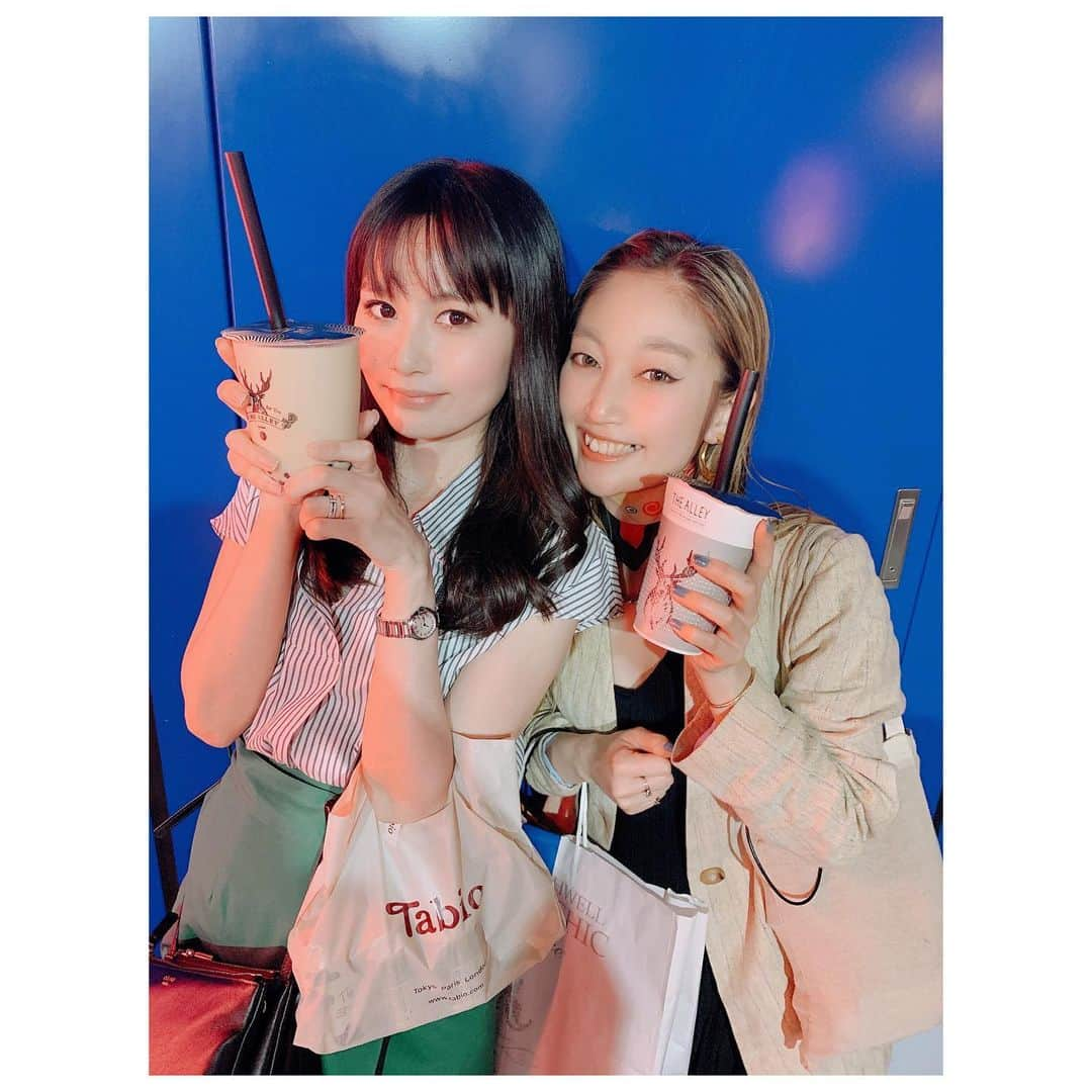 久保山香奈さんのインスタグラム写真 - (久保山香奈Instagram)「. タッピー飲もう💕 って るんるんしてるから 付き合ったけど 前の日に私がタピオカ飲んだの知ってて笑えたw 流行ってるのに初めて飲んだらしいw いろいろ面白い🤣  てか癒された❤️ #タピオカ#タッピー」5月15日 22時56分 - kaaana227