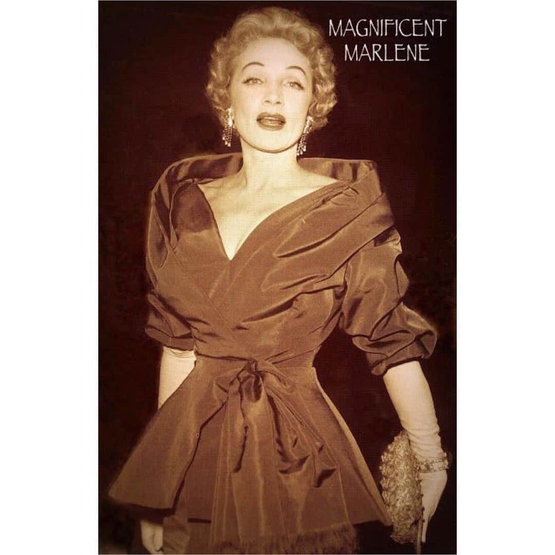フィリップトレーシーさんのインスタグラム写真 - (フィリップトレーシーInstagram)「More Marlene Dietrich archive.  True style and vision.  Marlene Dietrich in Dior and Chanel.  This is an archive, not an exhibition. However some pieces are on display at @deutsche_kinemathek.  #deutschekinemathek #visitberlin #marlenedietrich」5月15日 22時56分 - philiptreacy