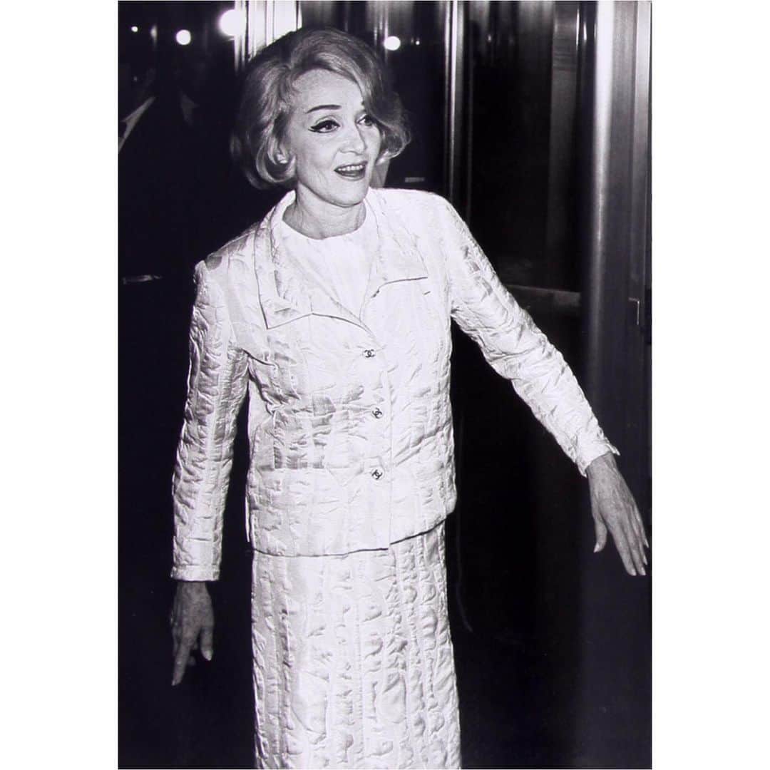 フィリップトレーシーさんのインスタグラム写真 - (フィリップトレーシーInstagram)「More Marlene Dietrich archive.  True style and vision.  Marlene Dietrich in Dior and Chanel.  This is an archive, not an exhibition. However some pieces are on display at @deutsche_kinemathek.  #deutschekinemathek #visitberlin #marlenedietrich」5月15日 22時56分 - philiptreacy