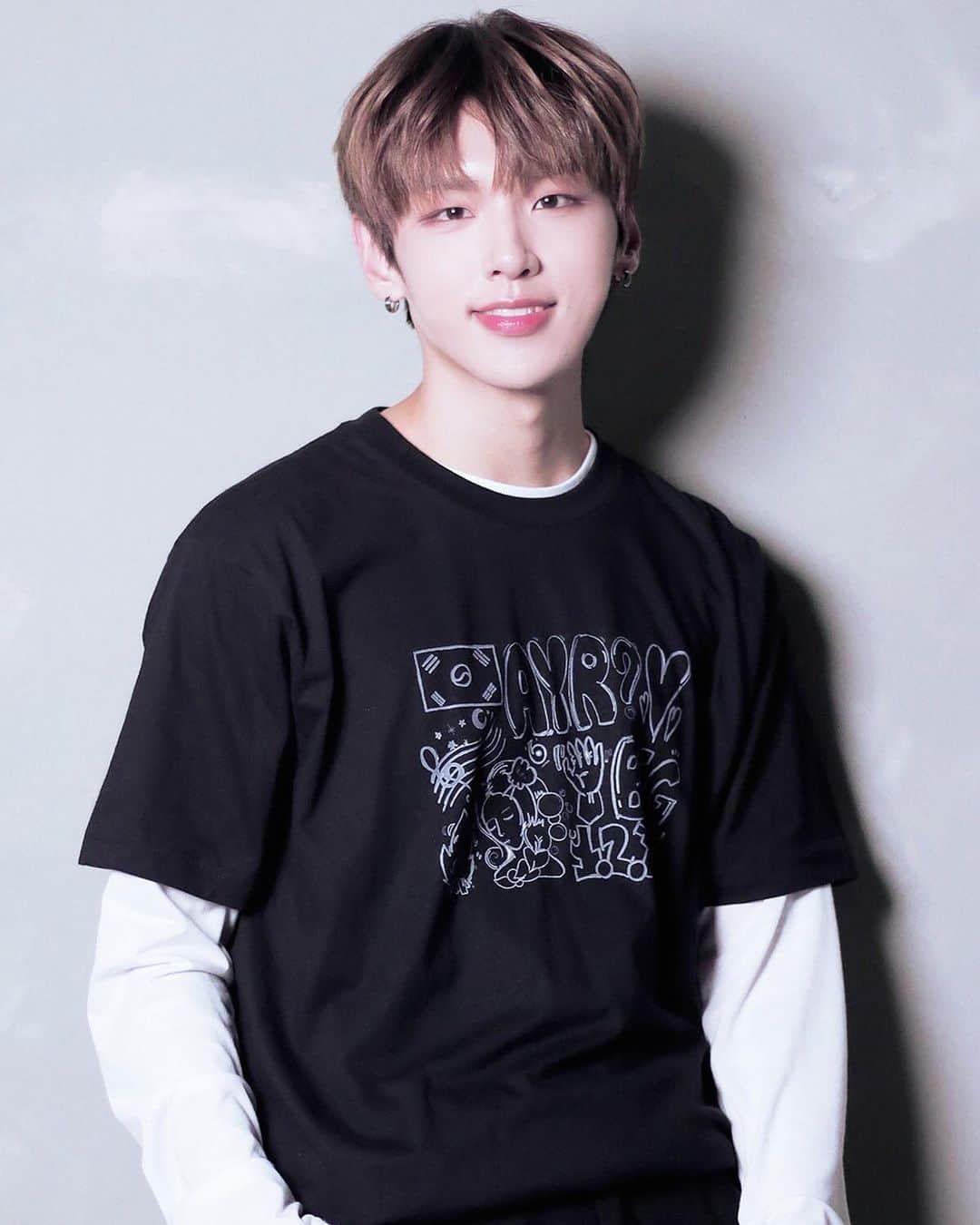 allkpopTHESHOPさんのインスタグラム写真 - (allkpopTHESHOPInstagram)「This allkpop exclusive tee is a collaboration with B.I.G! This design was hand-drawn by member Gook Min Pyo and only available online on our shop!」5月15日 22時56分 - allkpoptheshop