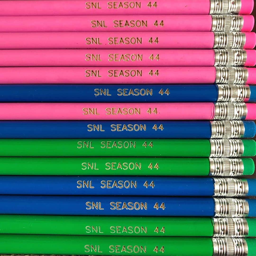 エイディー・ブライアントのインスタグラム：「✏️last show of season 44 ✏️」