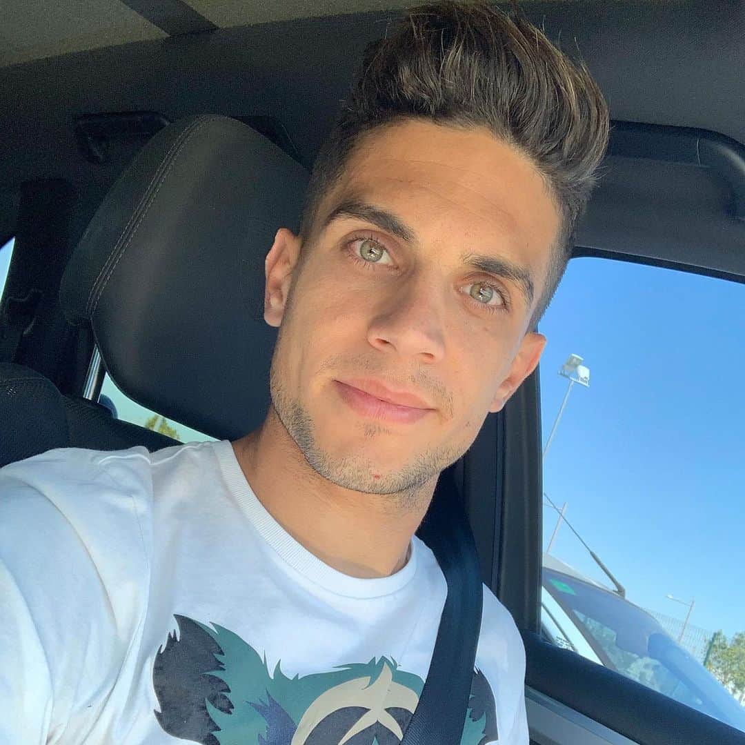 マルク・バルトラさんのインスタグラム写真 - (マルク・バルトラInstagram)「Waiting for Gala 🏫👧🏻🎒😍 #Selfie #OnlyGoodVibes」5月15日 23時18分 - marcbartra