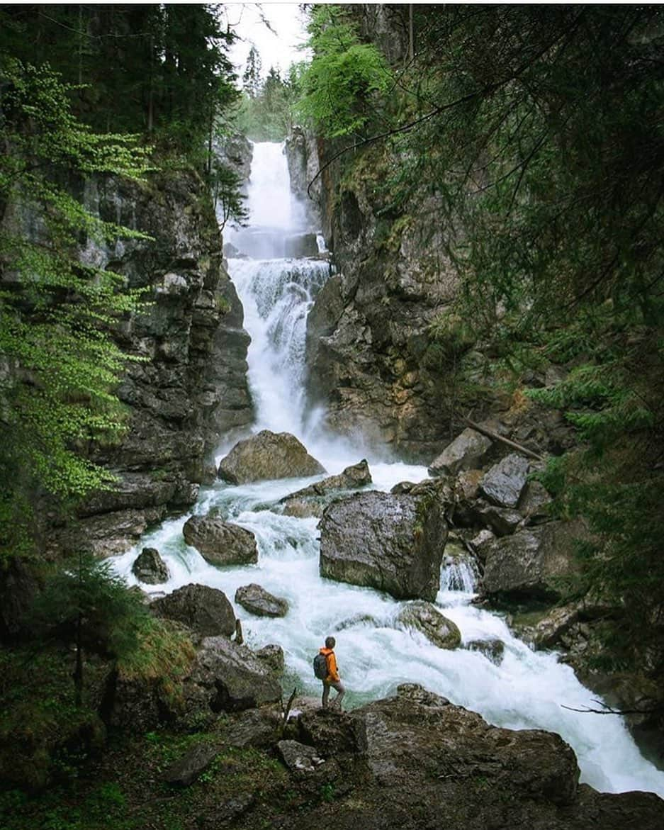 FOLKさんのインスタグラム写真 - (FOLKInstagram)「They say that if you want something speak it into existence. Reach out to the universe, the energy of nature, and the gods above for guidance, for strength, and for energy to achieve that goal, that dream, that destiny. It’s funny how the universe has a way of providing exactly what we need, even if it isn’t exactly what we want. Today I am offering my praise and gratitude to the universe for allowing me to know each of you and to know each of the people in my life. I pray that each of you finds that same voice and same strength today with whatever you might be going through or going towards. Photo by @kuscheiart in Austria.」5月15日 23時21分 - folkmagazine