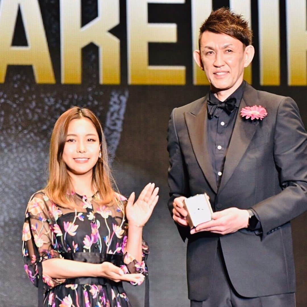 折茂武彦さんのインスタグラム写真 - (折茂武彦Instagram)「B.LEAGUE AWARD 2018-19🏀  特別賞を頂きました！🎉🎉🎉 . プレゼンターはスキージャンプ高梨沙羅さん⛷⛷⛷ . . #高梨沙羅 #五十嵐圭 #柏木真介 #MIP #石井講祐 #3P賞 #遠藤祐亮 #ベストディフェンダー賞 #折茂武彦」5月15日 23時42分 - takehiko_orimo